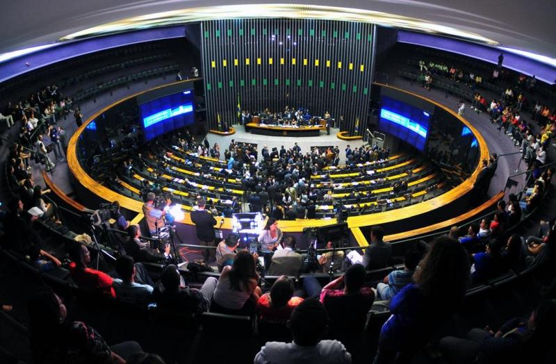 Reforma Administrativa avança na Câmara mas é amplamente criticada por sindicatos