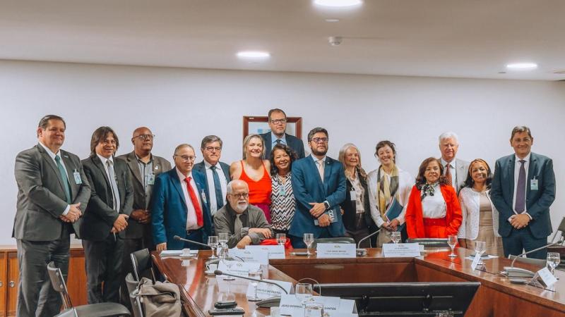 Fenafisco e entidades classistas vão ao Planalto para dialogar o fim da contribuição previdenciária dos aposentados